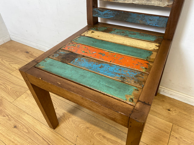 Bunterschöner und nachhaltiger Sprossenstuhl handgefertigt aus altem Bootsholz in Originalfarben I bunte Stühle Küchenstühle Esszimmerstühle Holzstühle I