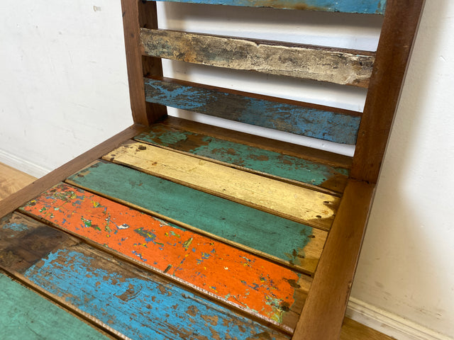 Bunterschöner und nachhaltiger Sprossenstuhl handgefertigt aus altem Bootsholz in Originalfarben I bunte Stühle Küchenstühle Esszimmerstühle Holzstühle I