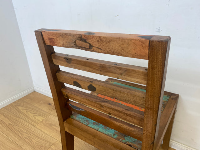 Bunterschöner und nachhaltiger Sprossenstuhl handgefertigt aus altem Bootsholz in Originalfarben I bunte Stühle Küchenstühle Esszimmerstühle Holzstühle I
