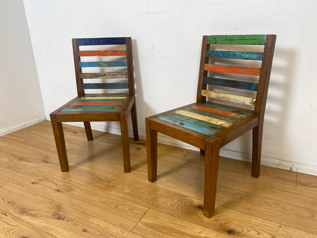 Bunterschöner und nachhaltiger Sprossenstuhl handgefertigt aus altem Bootsholz in Originalfarben I bunte Stühle Küchenstühle Esszimmerstühle Holzstühle I
