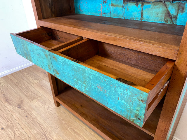 Besonders schöner Bücherschrank handgefertigt aus altem Bootsholz in grüner Originalfarbe mit Schubladen I Teakholz Massiv I Regal Bücherregal Holzregal Küchenregal I