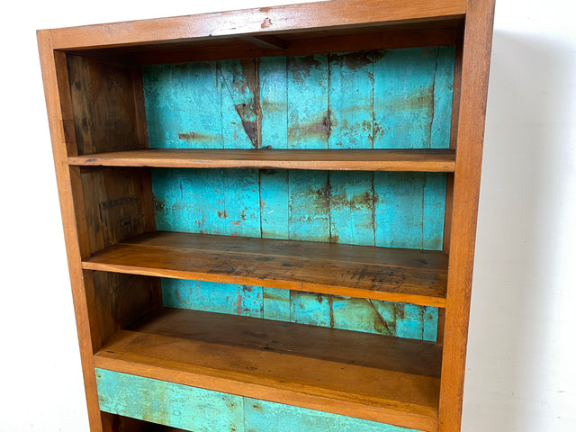 Besonders schöner Bücherschrank handgefertigt aus altem Bootsholz in grüner Originalfarbe mit Schubladen I Teakholz Massiv I Regal Bücherregal Holzregal Küchenregal I