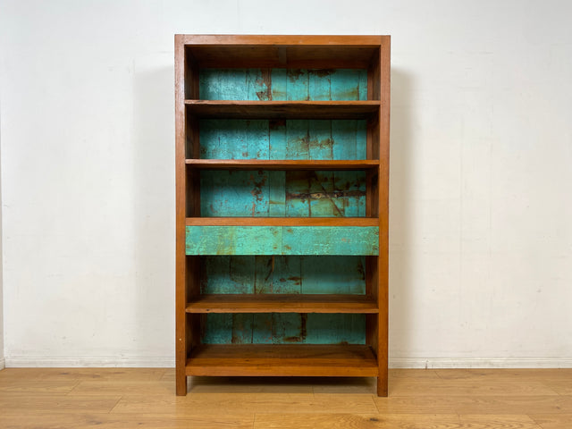 Besonders schöner Bücherschrank handgefertigt aus altem Bootsholz in grüner Originalfarbe mit Schubladen I Teakholz Massiv I Regal Bücherregal Holzregal Küchenregal I