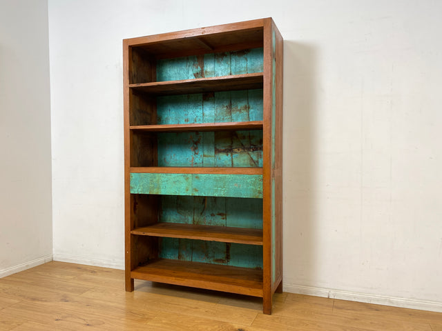 Besonders schöner Bücherschrank handgefertigt aus altem Bootsholz in grüner Originalfarbe mit Schubladen I Teakholz Massiv I Regal Bücherregal Holzregal Küchenregal I