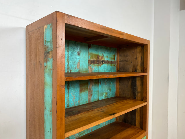 Wunderschöner Bücherschrank handgefertigt aus altem Bootsholz in grüner Originalfarbe mit Schubladen I Teakholz Massiv I Regal Bücherregal Holzregal Küchenregal I