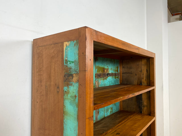Wunderschöner Bücherschrank handgefertigt aus altem Bootsholz in grüner Originalfarbe mit Schubladen I Teakholz Massiv I Regal Bücherregal Holzregal Küchenregal I