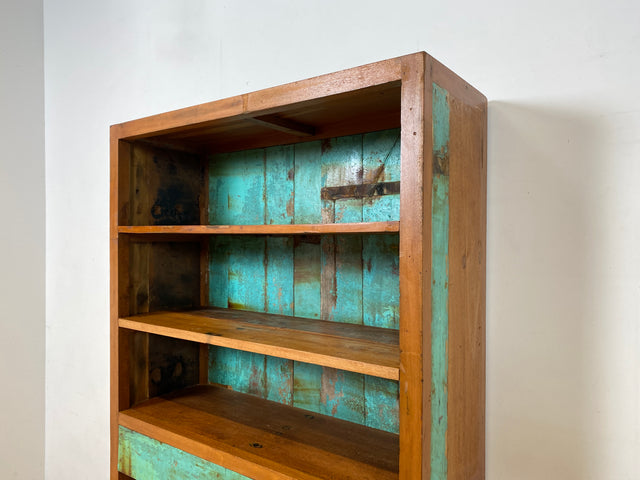 Wunderschöner Bücherschrank handgefertigt aus altem Bootsholz in grüner Originalfarbe mit Schubladen I Teakholz Massiv I Regal Bücherregal Holzregal Küchenregal I
