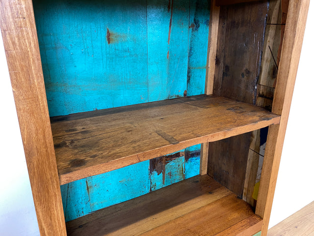 Boatwood by WMK I Schönes Bücherregal aus altem Bootsholz in Originalfarben I handgefertigt I Bücherschrank Regal Holzregal Highboard Kommode Raumtrenner Loft Teak Bootsmöbel Berlin Wolfsburg Dresden