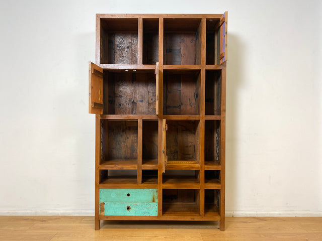 Boatwood by WMK I Einzigartiger Bücherschrank handgefertigt aus altem Bootsholz I Teakholz massiv I Bücherregal Regal Highboard Holzregal Küchenregal Barschrank Raumtrenner Berlin Trier Hamburg