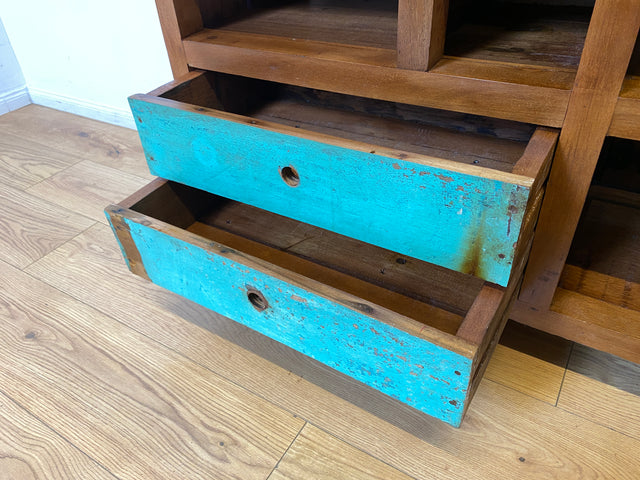 Boatwood by WMK I Einzigartiger Bücherschrank handgefertigt aus altem Bootsholz I Teakholz massiv I Bücherregal Regal Highboard Holzregal Küchenregal Barschrank Raumtrenner Berlin Trier Hamburg