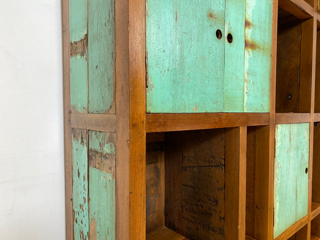 Boatwood by WMK I Einzigartiger Bücherschrank handgefertigt aus altem Bootsholz I Teakholz massiv I Bücherregal Regal Highboard Holzregal Küchenregal Barschrank Raumtrenner Berlin Trier Hamburg