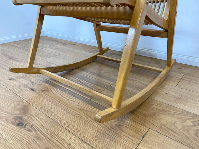 WMK I Der Design Klassiker von VEB Hellerau I Designer Schaukelstuhl by Selman Selmanagic I Buche & Rattan I Stuhl Sessel Lesesessel Rocking Chair Mid-Century Retro DDR Vintage 60er Berlin Köln Kassel