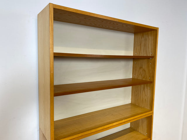 WMK I Heller Designer Bücherschrank 605 von Bruno Knoblauch für VEB Hellerau aus 1968 in Esche I Bücherregal Regal Highboard Regalwand Stringregal Kommode Mid-Century Vintage DDR I Berlin Köln Hamburg