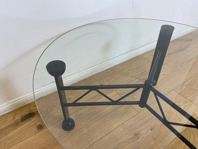 WMK # Stilvoller und sehr gut erhaltener Designer Couchtisch von Klöber aus 1996 mit runder Glasplatte 80cm auf schwarzem Metallgestell # Glastisch Wohnzimmertisch Coffee Table Sitzgarnitur Vintage