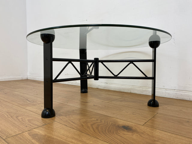 WMK # Stilvoller und sehr gut erhaltener Designer Couchtisch von Klöber aus 1996 mit runder Glasplatte 80cm auf schwarzem Metallgestell # Glastisch Wohnzimmertisch Coffee Table Sitzgarnitur Vintage