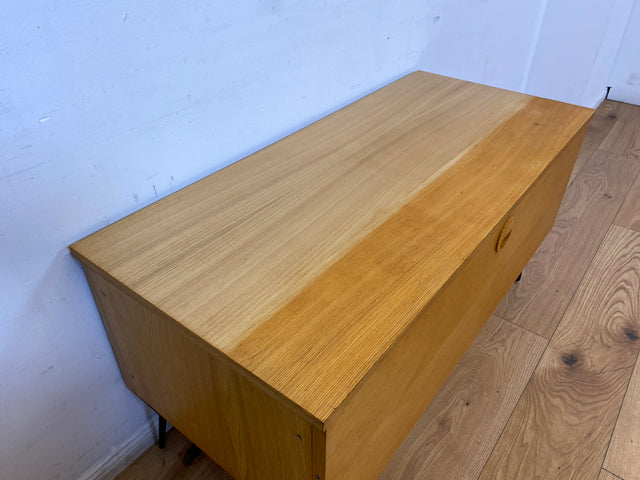 WMK I Kultiges Designer Sideboard 430/61 von Joachim Nebelung für VEB Hellerau in Sen Esche auf neuen Hairpin Metallfüssen