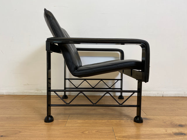 WMK # Stilvoller & hochwertiger Designersessel von Klöber aus 1996 mit Kunstleder Bezug auf schwarzem Metallrahmen # Sessel Ledersessel Clubsessel Wartestuhl Sitzgarnitur Büromöbel Praxismöbel Vintage