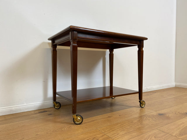 WMK # Sehr schöner und gut erhaltener 60er Jahre Servierwagen auf Rollen mit abnehmbarer Glasauflage und Ablage # Teewagen Barwagen Rollwagen Beistelltisch Ablage Couchtisch Vintage Mid-Century