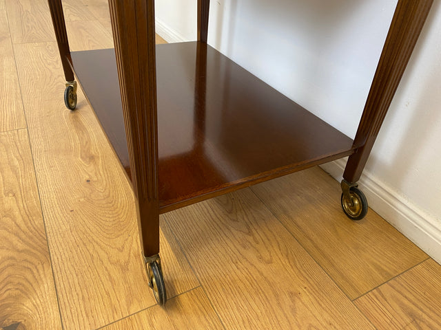 WMK # Sehr schöner und gut erhaltener 60er Jahre Servierwagen auf Rollen mit abnehmbarer Glasauflage und Ablage # Teewagen Barwagen Rollwagen Beistelltisch Ablage Couchtisch Vintage Mid-Century