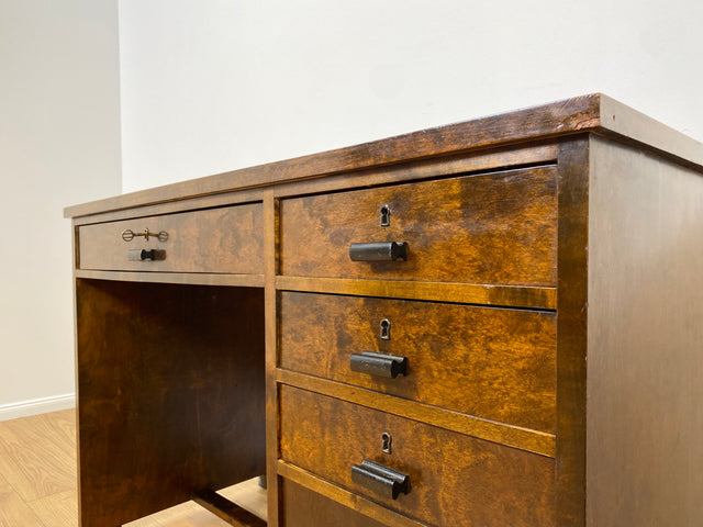WMK # Wunderschöner und gut erhaltener kleiner dunkler skandinavischer Art Deco Schreibtisch aus vollem Holz mit Schubladen und hübschen Originalgriffen # Bürotisch Arbeitstisch Desk Sekretär Vintage