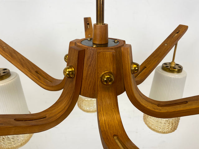 WMK # Stilvoller und sehr gut erhaltener großer Mid-Century Kronleuchter im skandinavischen Stil aus Opalglas & Teakholz # Lampe Deckenlampe Deckenleuchte Hängelampe Pendelleuchte Lüster Vintage DDR