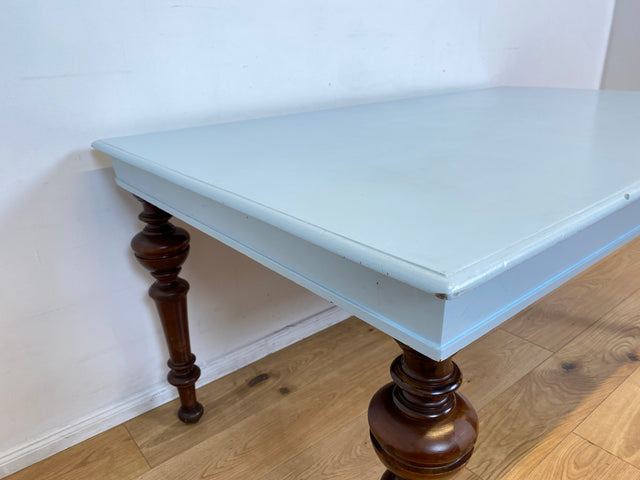 WMK I Imposanter Gründerzeit Esstisch , Vollholz, mit hellblau lackierter Tischplatte & gedrechselten Beinen I großer Esszimmertisch Tisch Tafel Dining Table Schreibtisch Antik Vintage Berlin NRW Bonn