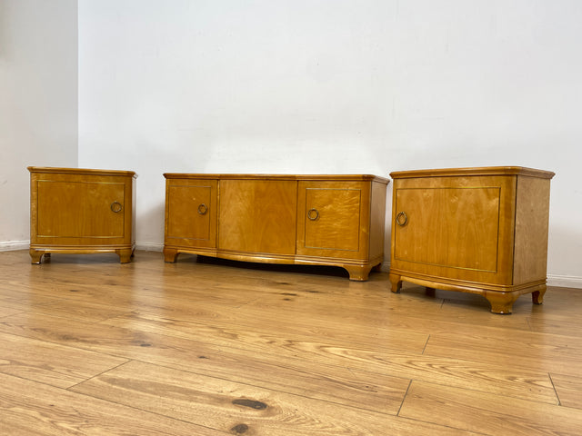 WMK I Formschönes helles Mid-Century Sideboard aus vollem Holz mit Schubladen, abnehmbarer Glasauflage und Messingbeschlag I Kommode Schrank Wäschekommode TV Lowboard Vintage 60er Berlin Passau Bremen