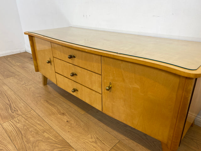 WMK I Freundliches helles Mid-Century Sideboard aus vollem Holz mit schönen Originalgriffen, Glasauflage & Schubladen I Kommode Lowboard Wäschekommode TV Board Bank Vintage 50er 60er Berlin Bremen NRW
