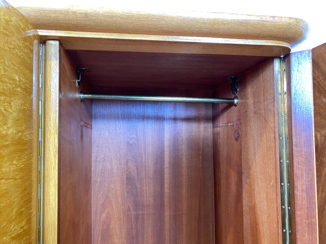 WMK I Wunderschöner heller 1930er Jahre Art Deco Kleiderschrank aus vollem Holz mit perfekter Aufteilung I Schrank Wäscheschrank Schlafzimmerschrank Wardrobe Antik Vintage I Berlin Dresden Regensburg
