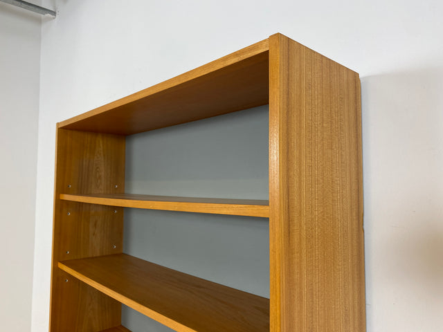 WMK I Stilvoller Designer Bücherschrank aus 1960ern von Bruno Knoblauch für VEB Hellerau I Bücherregal Regal Sekretär Highboard Regalwand Vitrine Büchervitrine Vintage Mid-Century DDR Berlin Hannover