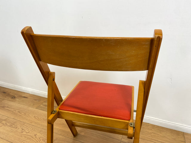 WMK # 1/11 Stylish, comfortable and stable Scandinavian mid-century folding chair with red imitation leather cover, stackable # Stacking chair, wooden chair, kitchen chair, balcony chair, school chair, vintage 60s