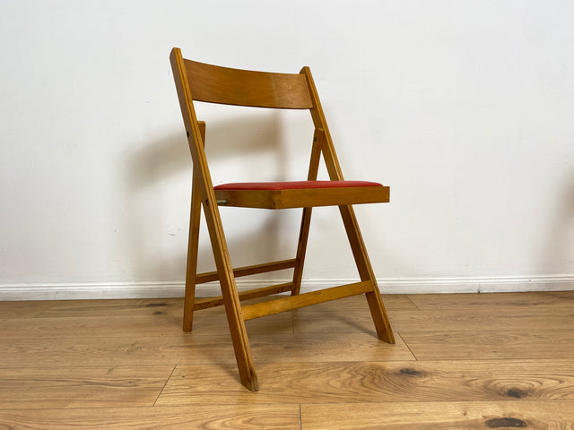 WMK # 1/11 Stylish, comfortable and stable Scandinavian mid-century folding chair with red imitation leather cover, stackable # Stacking chair, wooden chair, kitchen chair, balcony chair, school chair, vintage 60s