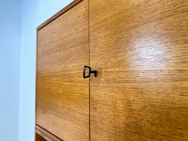 WMK # Stilvoller und sehr gut erhaltener hoher und modularer Mid-Century Bücherschrank aus 1960 in Teakholz # Schrank Highboard Regal Wohnzimmerschrank Bücherregal Schrankwand Regalwand Vintage Teak