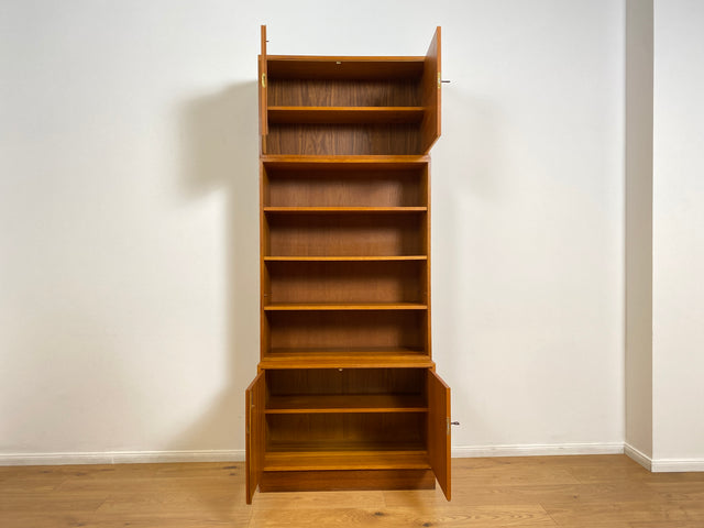 WMK # Stilvoller und sehr gut erhaltener hoher und modularer Mid-Century Bücherschrank aus 1960 in Teakholz # Schrank Highboard Regal Wohnzimmerschrank Bücherregal Schrankwand Regalwand Vintage Teak