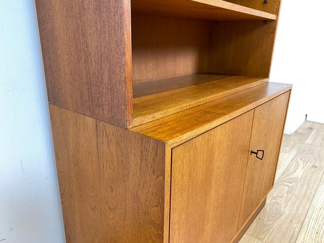 WMK # Stilvoller und sehr gut erhaltener hoher und modularer Mid-Century Bücherschrank aus 1960 in Teakholz # Schrank Highboard Regal Wohnzimmerschrank Bücherregal Schrankwand Regalwand Vintage Teak