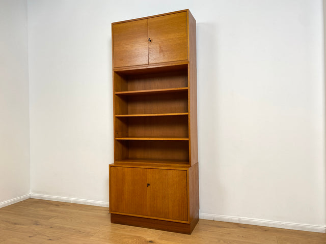 WMK # Stilvoller und sehr gut erhaltener hoher und modularer Mid-Century Bücherschrank aus 1960 in Teakholz # Schrank Highboard Regal Wohnzimmerschrank Bücherregal Schrankwand Regalwand Vintage Teak
