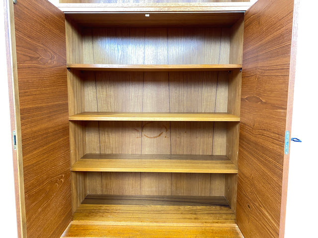 WMK # Stilvolles und sehr gut erhaltenes hohes & modulares Mid-Century Highboard aus 1960 in Teakholz mit Schubladen und Regal # Schrank Bücherschrank Wäscheschrank Regalwand Schrankwand Vintage Teak