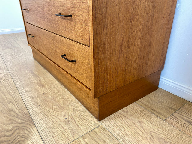 WMK # Stilvolles und sehr gut erhaltenes hohes & modulares Mid-Century Highboard aus 1960 in Teakholz mit Schubladen und Regal # Schrank Bücherschrank Wäscheschrank Regalwand Schrankwand Vintage Teak