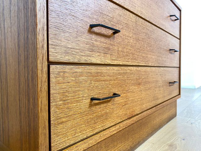 WMK # Stilvolles und sehr gut erhaltenes hohes & modulares Mid-Century Highboard aus 1960 in Teakholz mit Schubladen und Regal # Schrank Bücherschrank Wäscheschrank Regalwand Schrankwand Vintage Teak