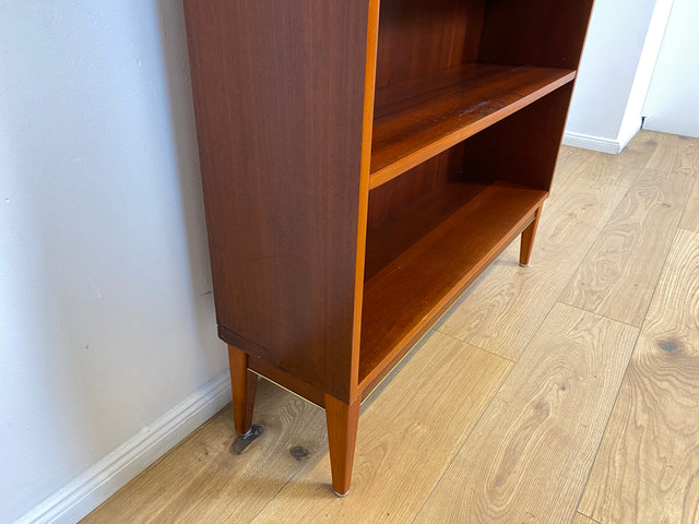 WMK # Stilvolles & gut erhaltenes hohes skandinavisches Bücherregal aus vollem Holz mit verstellbaren Regalböden # Regal Bücherschrank Holzregal Küchenregal Mid-Century Vintage 60er # Versand möglich