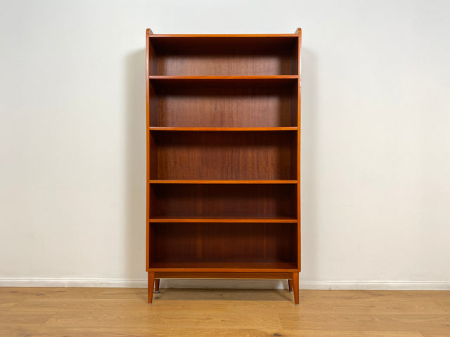 WMK # Stilvolles & gut erhaltenes hohes skandinavisches Bücherregal aus vollem Holz mit verstellbaren Regalböden # Regal Bücherschrank Holzregal Küchenregal Mid-Century Vintage 60er # Versand möglich