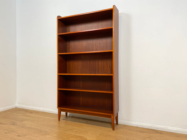 WMK # Stilvolles & gut erhaltenes hohes skandinavisches Bücherregal aus vollem Holz mit verstellbaren Regalböden # Regal Bücherschrank Holzregal Küchenregal Mid-Century Vintage 60er # Versand möglich