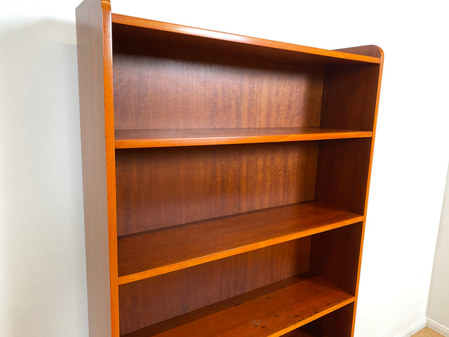 WMK # Stilvolles & gut erhaltenes hohes skandinavisches Bücherregal aus vollem Holz mit verstellbaren Regalböden # Regal Bücherschrank Holzregal Küchenregal Mid-Century Vintage 60er # Versand möglich