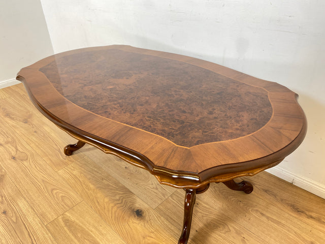 WMK Prachtvoller & sehr gut erhaltener Vintage Couchtisch in antikem Stil mit edlen Wurzelholz Elementen, feinen Intarsien & reichverziertem Gestell # Wohnzimmertisch Coffee Table Salontisch Stilmöbel