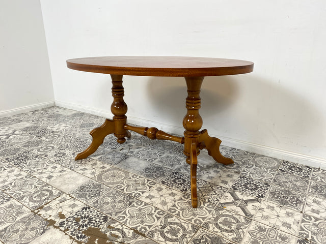 WMK Hübscher und gut erhaltener Couchtisch mit schönen gedrechselten Tischbeinen & wunderschöner Maserung # Salontisch Wohnzimmertisch Coffee Table Beistelltisch Stilmöbel Vintage # Lieferung möglich