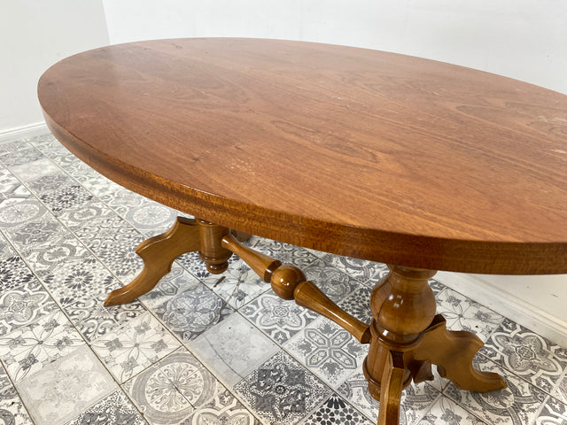 WMK Hübscher und gut erhaltener Couchtisch mit schönen gedrechselten Tischbeinen & wunderschöner Maserung # Salontisch Wohnzimmertisch Coffee Table Beistelltisch Stilmöbel Vintage # Lieferung möglich