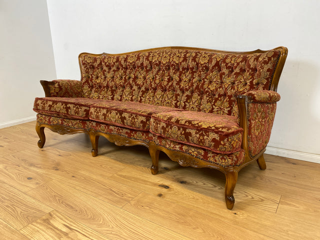 WMK Pompöses, bequemes und sehr gut erhaltenes Vintage Sofa im Stile des Rokoko mit hochwertigem Brokat Stoffbezug und reichverziertem Nussbaum Rahmen # Couch Chaiselongue Barock Chippendale Vintage