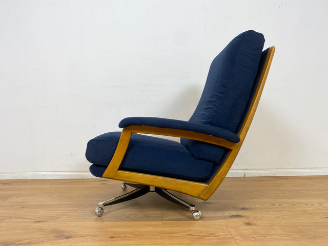 WMK Besonders schöner & äußerst bequemer Mid-Century Drehsessel auf Rollen mit passendem Fußhocker in neuem königsblauem Bezug # Sessel Drehstuhl Relax  Lounge Lesesessel Fernsehsessel Liege Vintage