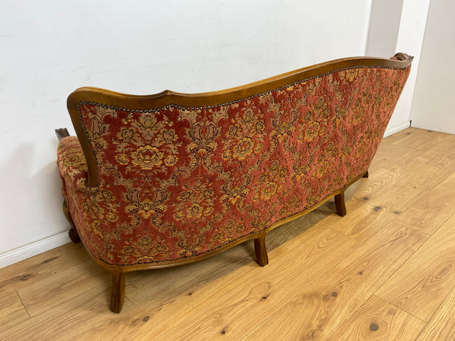 WMK Pompöses, bequemes und sehr gut erhaltenes Vintage Sofa im Stile des Rokoko mit hochwertigem Brokat Stoffbezug und reichverziertem Nussbaum Rahmen # Couch Chaiselongue Barock Chippendale Vintage