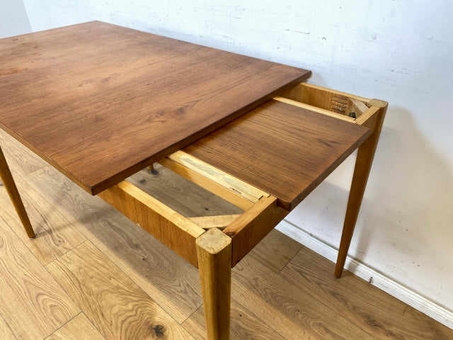 WMK Eleganter und gut erhaltener ausziehbarer skandinavischer Esstisch in Teakholz # Tisch Esszimmertisch Holztisch Küchentisch Ausziehtisch Danish Design Vintage Mid-Century Teak 50er 60er